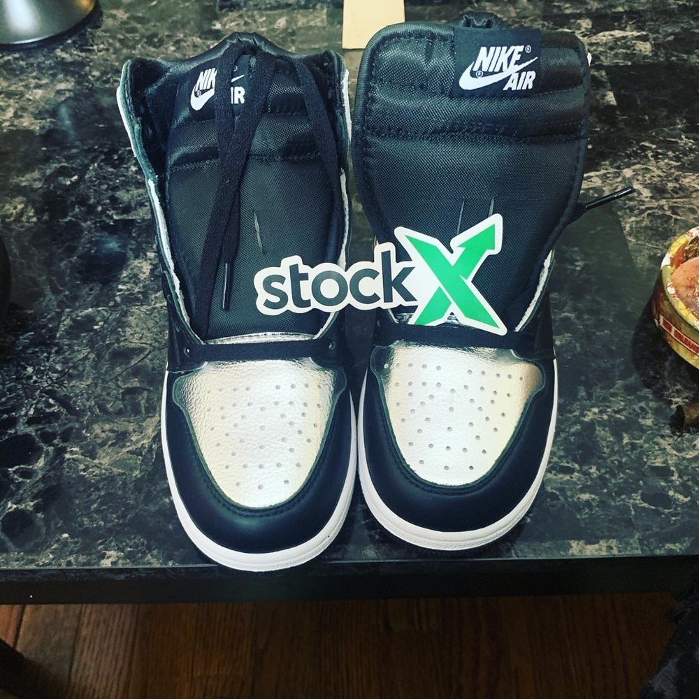 “SILVER TOE” AJ1 SIZE 5.5 (WOMAN SIZE)